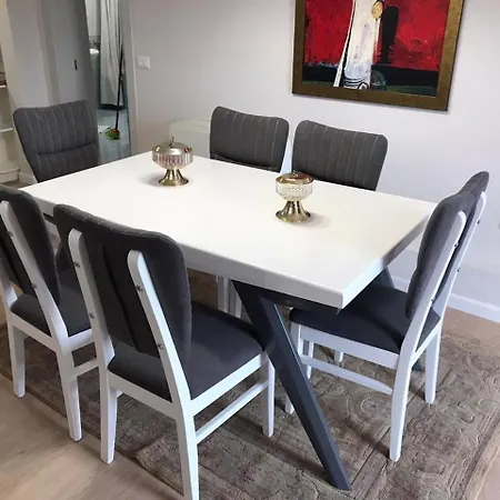 Lita House - 3 Bedroom *