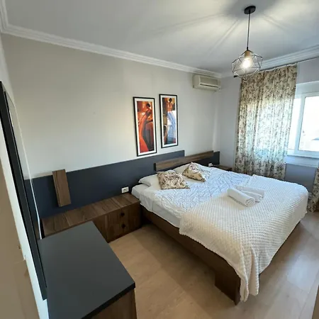 Lita House - 3 Bedroom *