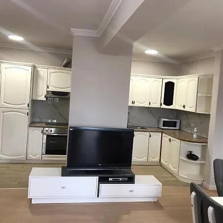Lita House - 3 Bedroom Appartamento Tirana