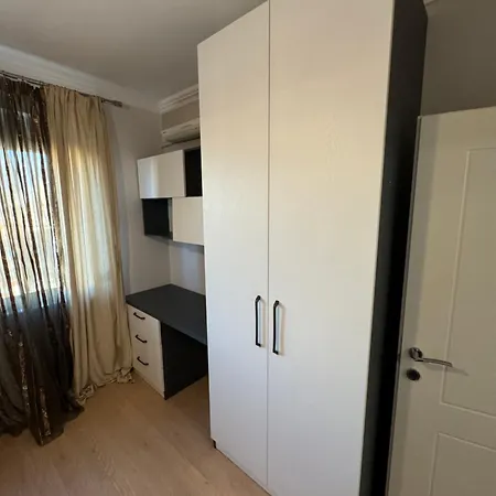 Lita House - 3 Bedroom Appartamento Tirana