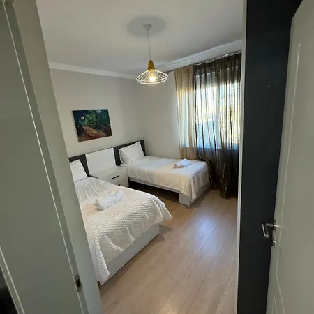 Lita House - 3 Bedroom アパート *