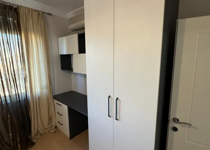 Lita House - 3 Bedroom Appartamento Tirana
